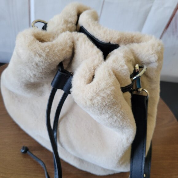 House of Harlow1960 Cream & Black Bucket Crossbody Purse Bag. Faux Fur EUC - Picture 12 of 16